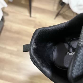 Kısa Sürede Yıpranan Ayakkabıya Kullanıcı Hatası Denilmesi Mağduriyet Yarattı