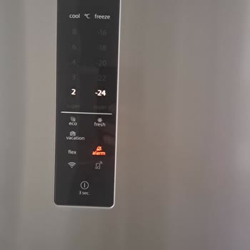 Dört Aylık Siemens Buzdolabı Kart Arızası Ve Mağduriyet