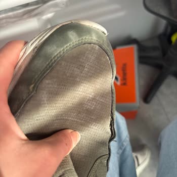 Aldığım Ayakkabı Hatalı Çıktı, Mağaza İlgisiz Davrandı