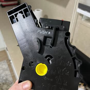 Yeni Alınan Kahve Makinesinde Eksik Ve Yağlı Parçalar, İlgisiz Müşteri Hizmetleri