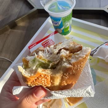 Burger King Siparişimde Köfteden Jelatin Çıktı Sağlığım Tehlikeye Girdi