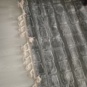 Karaca Home Dokusu, Duruşu Ve Genel Görünümü Fotoğraflarda Gördüğüm Halıyla Örtüşmüyor