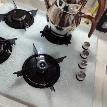 Yeni Alınan Ankastre Ocak Patladı Ve Kullanılamaz Hale Geldi