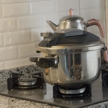 Defalarca Arızalanan Düdüklü Tencere Ve Geciken Para İadesi Mağduriyeti