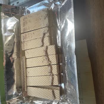 Eti Hoşbeş Gofretlerinde Üretim Hatası Ve Parçalanmış Ürün Şikayeti