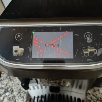Kahve Makinemin Ekran Sorunu Tekrarladı, Onarım Yetersiz Kaldı