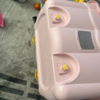 Bee Home Oyuncak Kutusunun Tekerlekleri Kısa Sürede Kırıldı