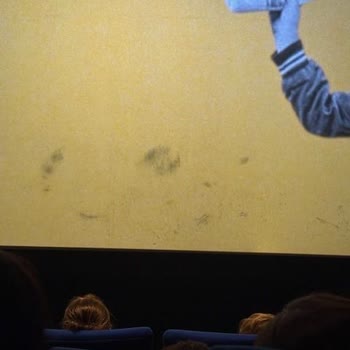 Sinema Perdesindeki Lekeler Film Keyfini Mahvetti