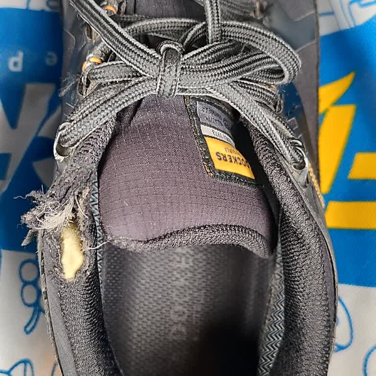 Ayakkabıda Açılma Ve Mağaza Personelinin Olumsuz Davranışı Nedeniyle Mağduriyet