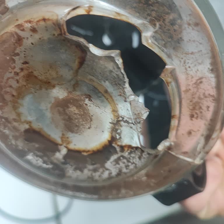 Yeni Alınan Sinbo Çay Makinesinin Cam Demliği Aniden Kırıldı, Mağduriyet Giderilmiyor