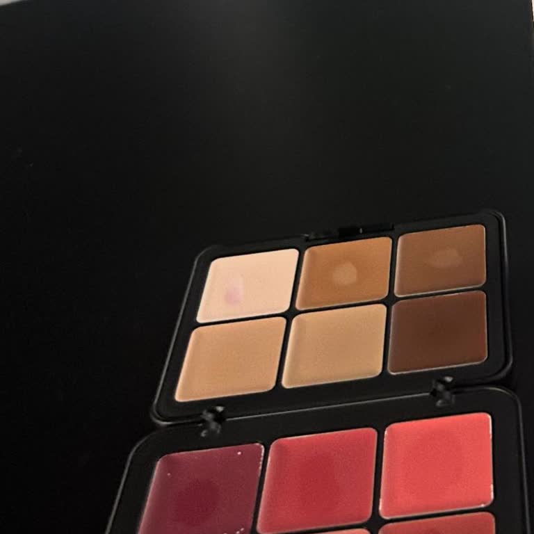 Küflü Makyaj Paleti Elime Ulaştı Sağlık Açısından Endişeliyim