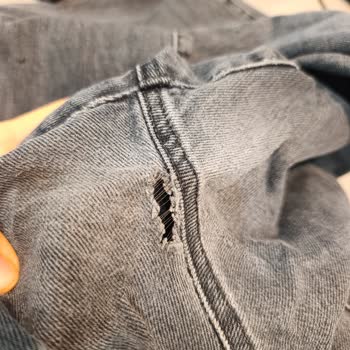 Mavi Pantolonum Kısa Sürede Soldu Ve Söküldü Değişim Talebim Reddedildi