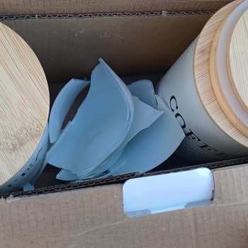 Kırık Kavanozlar Ve İlgisiz Müşteri Hizmeti Mağduriyet Yaşattı