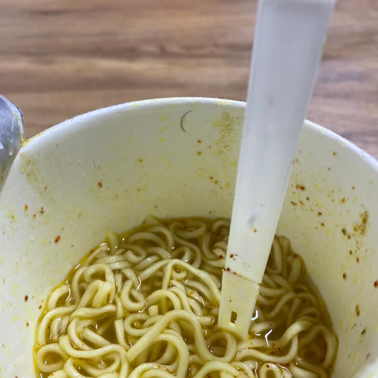 İndomie Noodle Ürününde Kıl Çıkması Ve Hijyen Sorunu