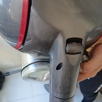 Defalarca Servise Gönderilen Dyson Süpürgem Hem Tamir Edilmedi Hem De Hasarlı Geri Geldi