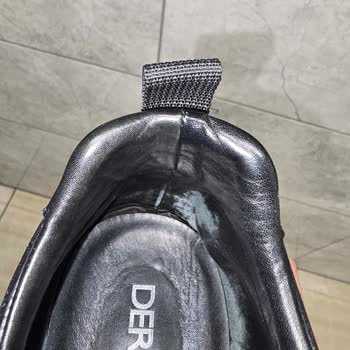 Kısa Sürede Deforme Olan Ayakkabı Ve İlgisiz Müşteri Hizmeti