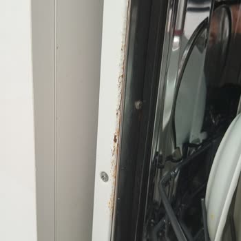 Vestel BM5302 Dishwasher And NFK52001 Fridge Rusting