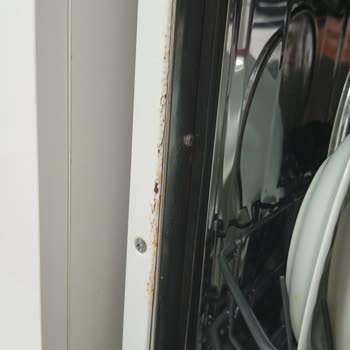 Vestel BM5302 Dishwasher And NFK52001 Fridge Rusting