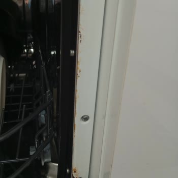 Vestel BM5302 Dishwasher And NFK52001 Fridge Rusting