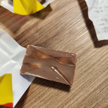 Eti Gıda Son Kullanma Tarihi Geçmemiş Çikolatada Bozulma Ve Sağlık Sorunu