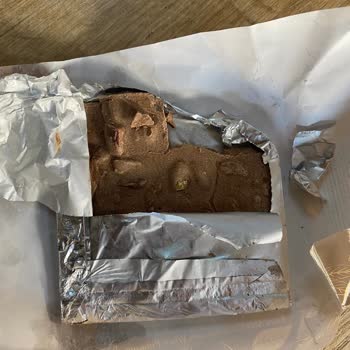 Bozuk Çikolata Öğrencide Sağlık Sorunu Ve Mağaza İlgisizliği