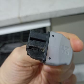 Servis Elemanının Yetersiz İncelemesi Ve Haksız Ücret Alımı