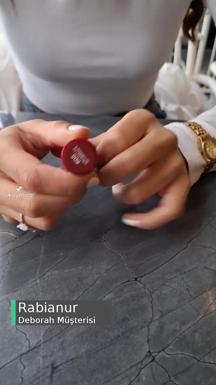 Deborah Aldığım Ruj Farklı Renk Çıktı videonun kapak resmi