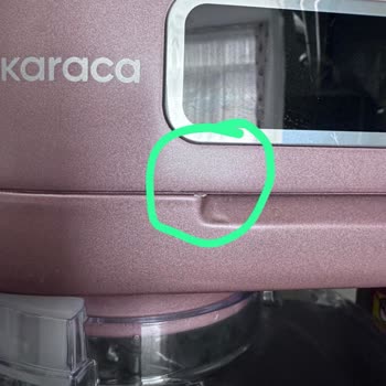 Hamur Yoğurma Makinesinde Boya Atması Ve Müşteri Hizmetlerinden Yanıtsız Kalma