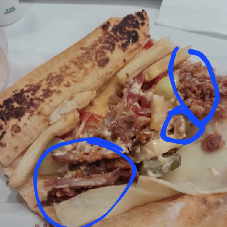 Paşa Döner'de Çiğ Tavuk Nedeniyle Yaşanan Sağlık Sorunu