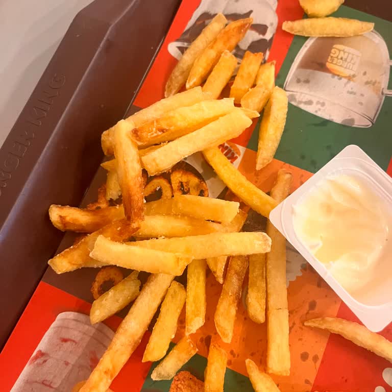 Burger King'de Soğuk Ve Bayat Ürünlerle Kötü Deneyim