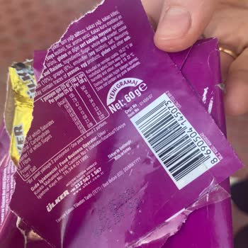 Son Kullanma Tarihi Geçmiş Ve Bozuk Çikolata İle Hijyen Sorunu Yaşadım