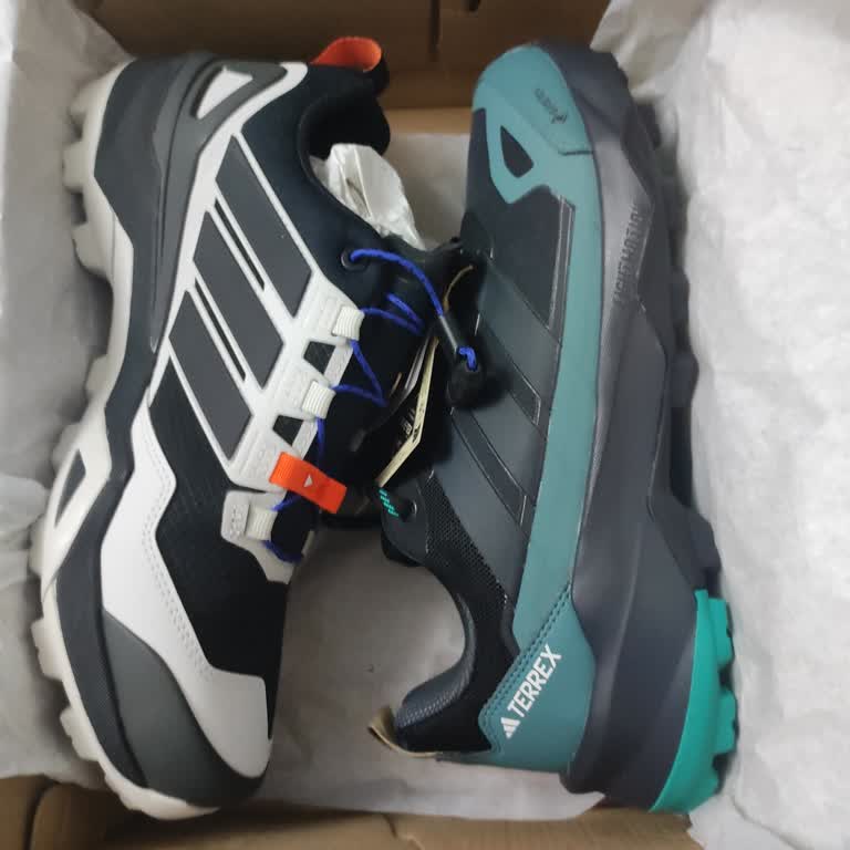 Yanlış Beden Ve Renkli Ayakkabı Gönderimi Nedeniyle Memnuniyetsizlik