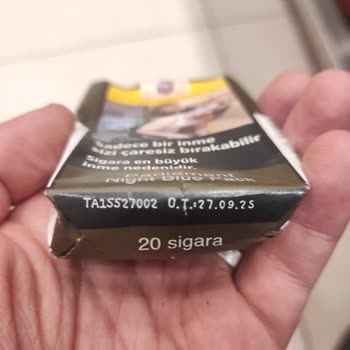 Sigara Paketinden Plastik Ve Odun Parçaları Çıktı: Sağlık Riski Ve Güven Kaybı