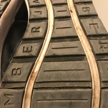 Kısa Sürede Tabanı Yarılan Spor Ayakkabıya Değişim Reddi