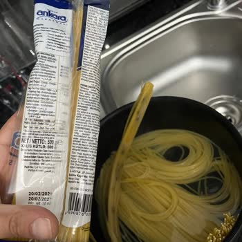 Nuh'un Ankara Makarnası Son Kullanma Tarihi Geçmemiş Makarnada Küf Şoku