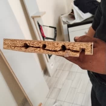 Kırık Ve Hasarlı Mobilyalar İçin Ücret Talep Edilmesi Ve İlgisiz Servis