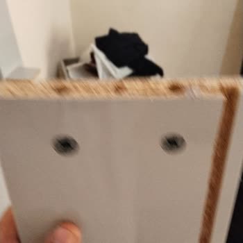 Kırık Ve Hasarlı Mobilyalar İçin Ücret Talep Edilmesi Ve İlgisiz Servis