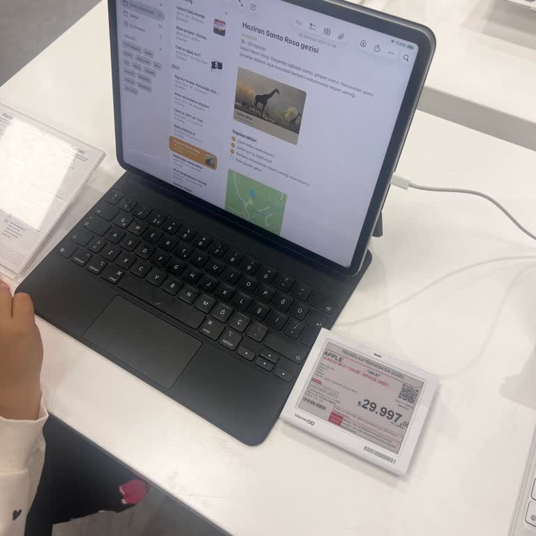 Fiyat Etiketi Olmasına Rağmen İpad Air Teşhir Ürünü Satılmadı