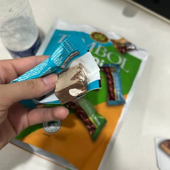 Bayat Ve Bozulmuş Çikolata Satışı Güvenimi Sarsıyor