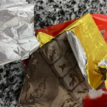 Aldığım Çikolatalarda Bozulma Ve Renk Değişimi Şoku