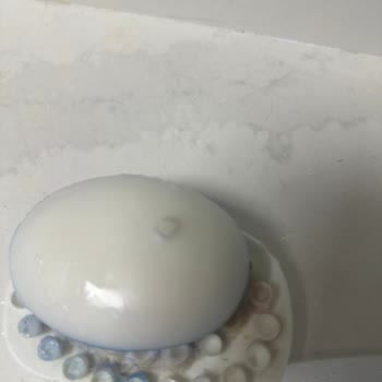 Duru El Sabunundan Sert Ve Kesici Bir Yabancı Madde Çıktı