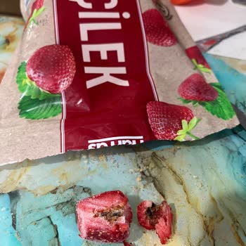 Donuk Çilekte Kurt Ve Küf: Gıda Güvenliği İhlali Ve İade Talebi