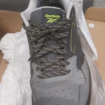 Aynı Mağazada Üçüncü Kez Ayakkabı İç Astarı Yırtıldı, Güvenim Sarsıldı