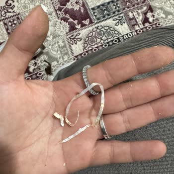 Eti Burçak Sütlü Kremalı Bisküvide Jelatin Benzeri Yabancı Madde Tedirginliği