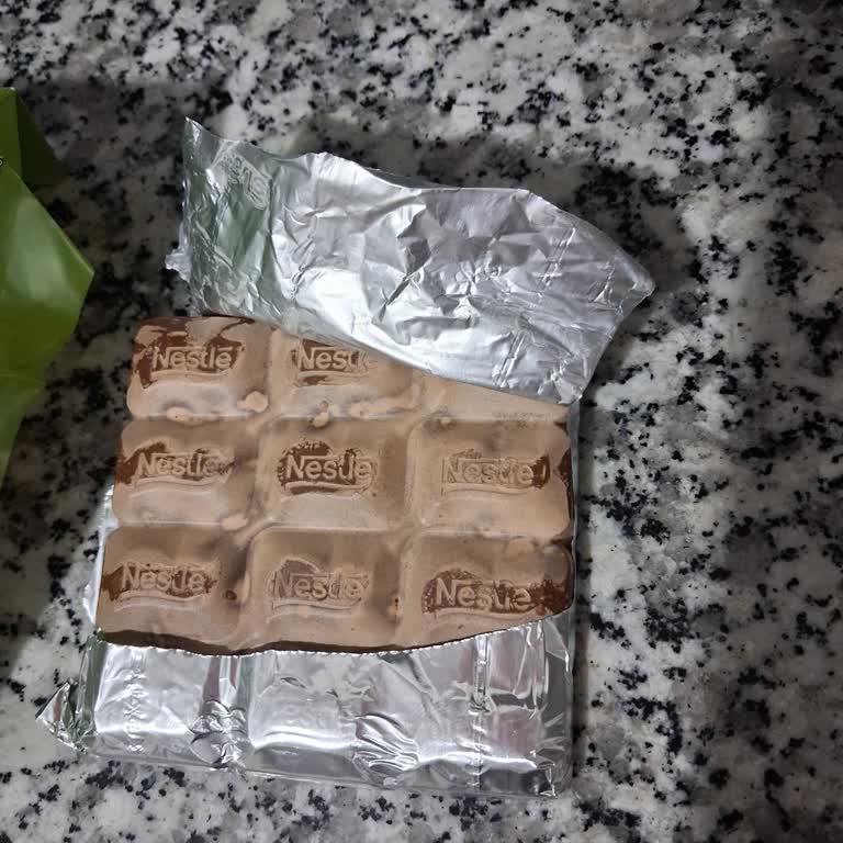 Tarihi Geçmemiş Nestlé Çikolatalarda Bozuk Tat Ve Renk Sorunu