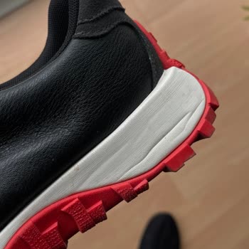 Camper Yeni Alınan Ayakkabıda Taban Çökmesi Ve Çalışan İlgisizliği Mağduriyet Yarattı