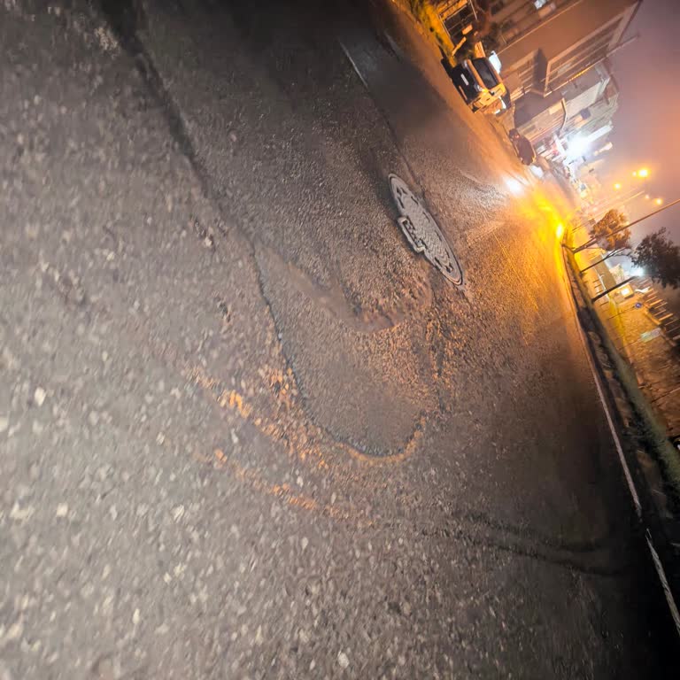 Yıllardır Kapatılmayan Yol Çukuru Motosikletime Zarar Verdi