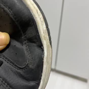 Kısa Sürede Yırtılan Ayakkabı Ve Orijinallik Belgesi Sorunu: FLO Ve Kocamanlar'dan Çözüm Alamıyorum