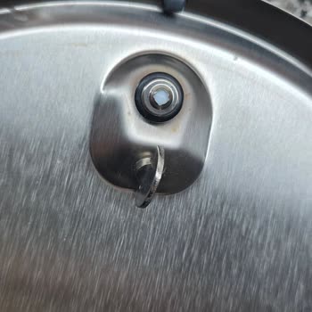 İlk Kullanımda Paslanan Düdüklü Tencere İçin İade Talebim Reddedildi