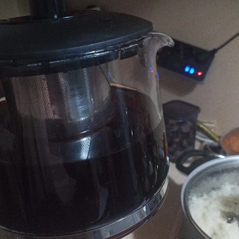 Çay Makinesi Demliği Kısa Sürede Çatladı, Hayal Kırıklığı Yaşadım